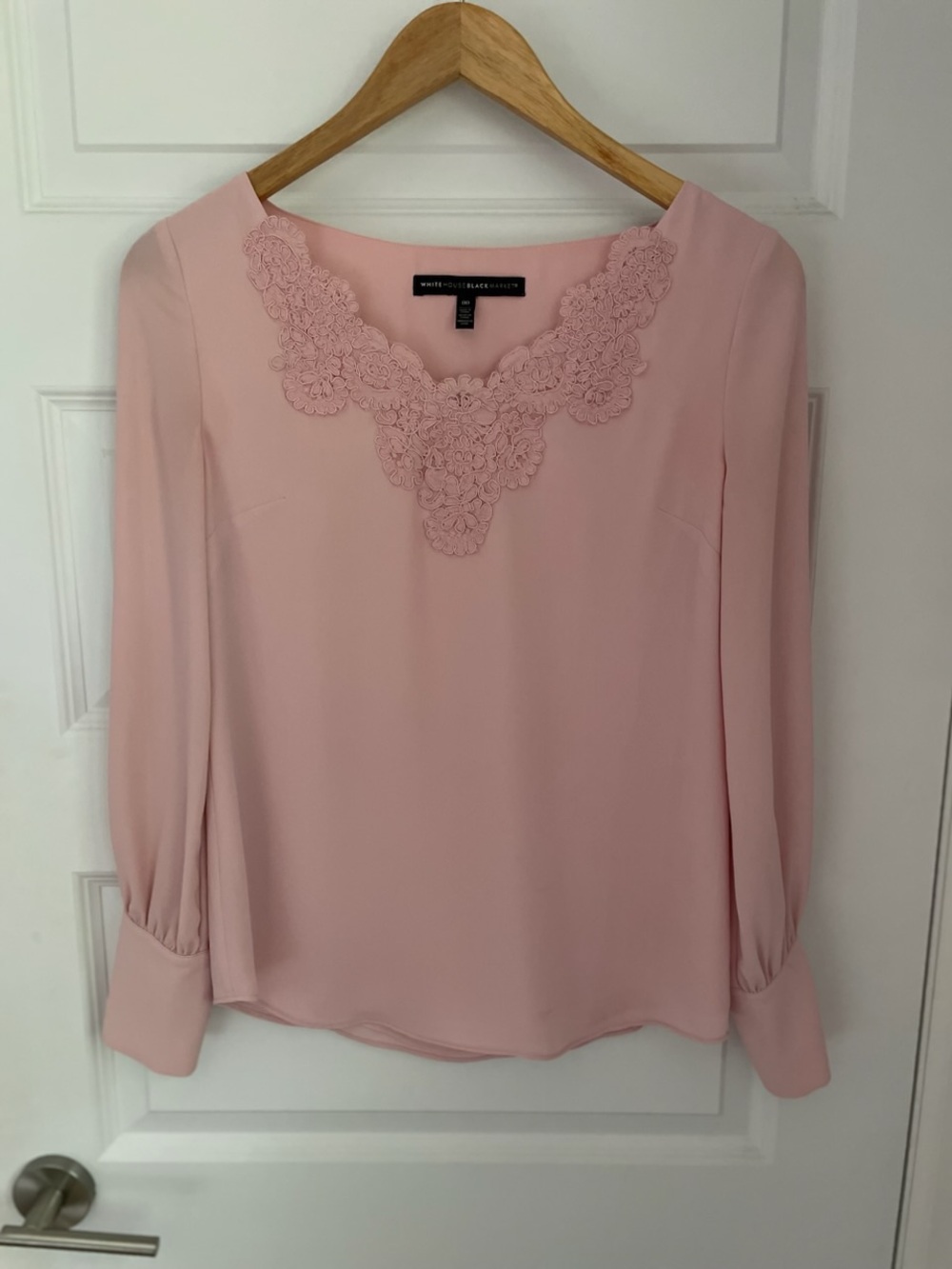 White House Black Market Women’s 00 Light Pink Blouse Slit Long Sleeve
